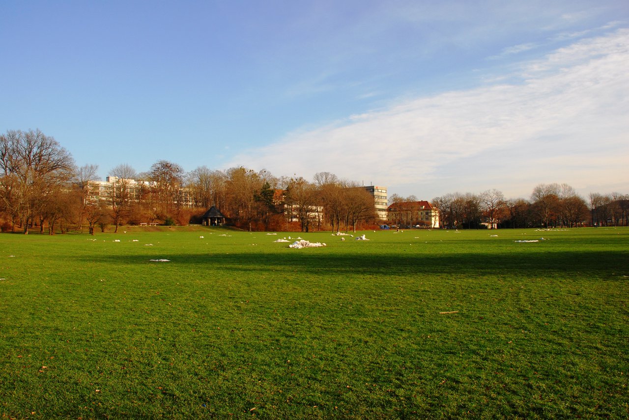 Daytime view of Alaunpark
