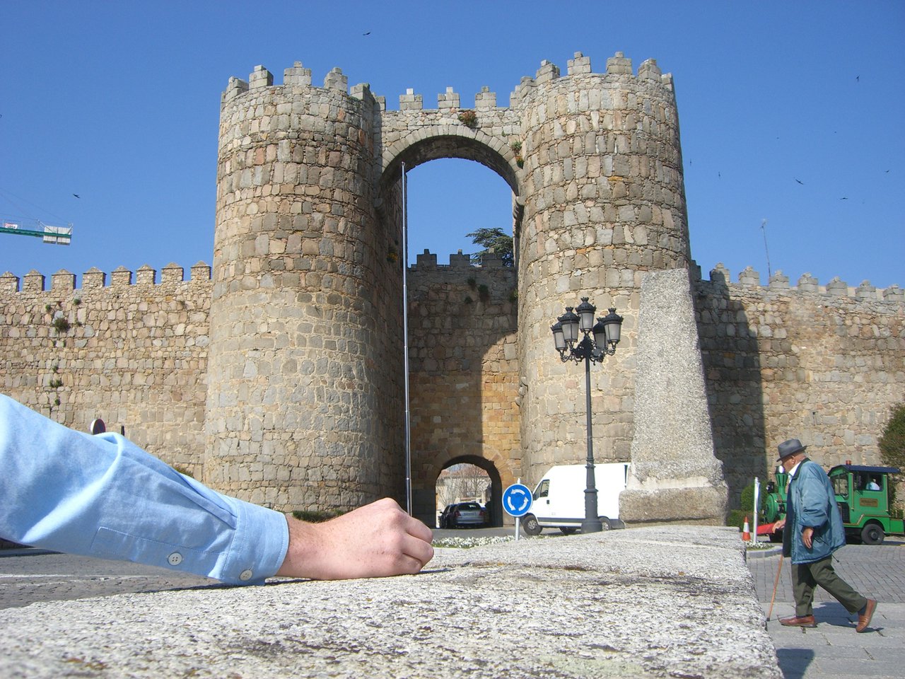 The antenna in the walls of Ávila